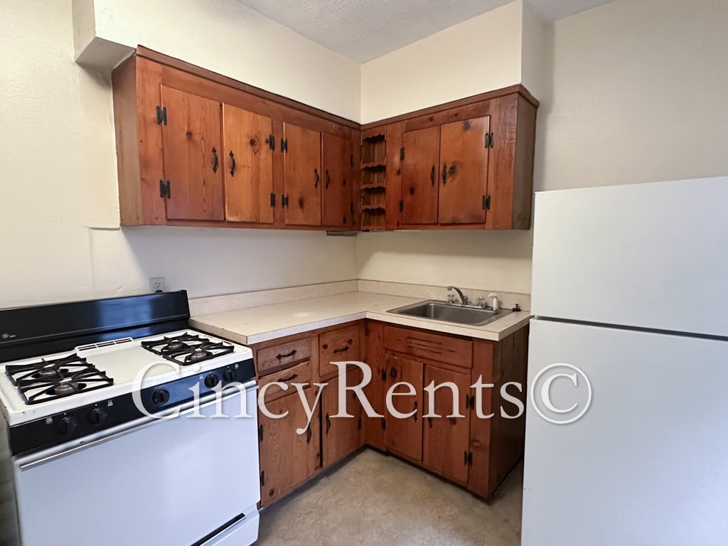 Building Photo - 3540 Columbia Pky