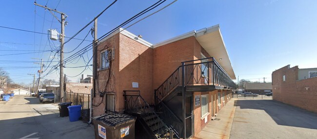 Building Photo - 8124 S Western Ave