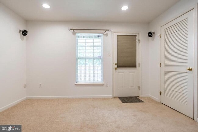 Building Photo - 9544 Guilford Rd
