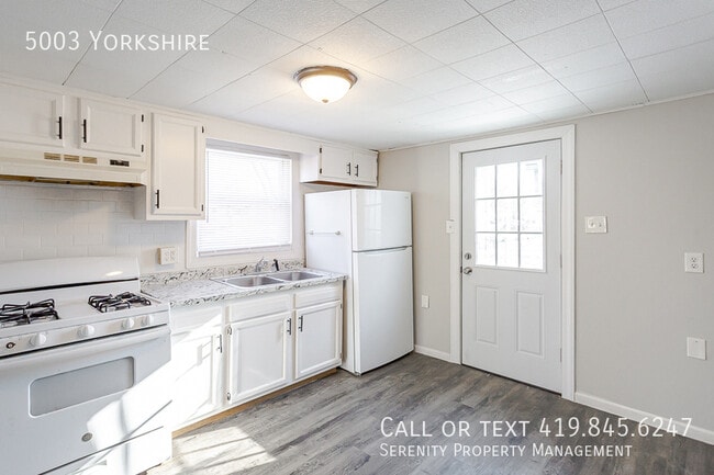 Building Photo - 5003 Yorkshire-