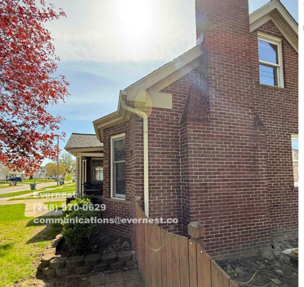 Building Photo - 1073 Champaign Rd
