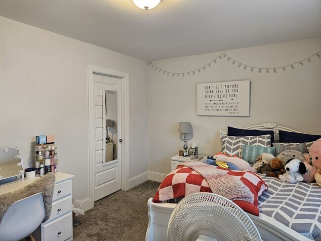 Building Photo - Beautiful 4 bedroom, 2.5 Bath unfurnished home located in Songbird Landing Community - Hampstead