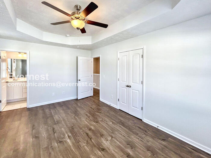 Building Photo - 328 Raines Ct