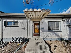Building Photo - 915 S 900 E