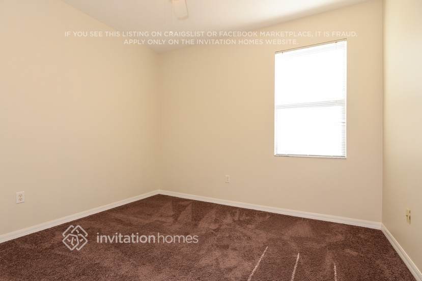 Building Photo - 3231 70th Ct E