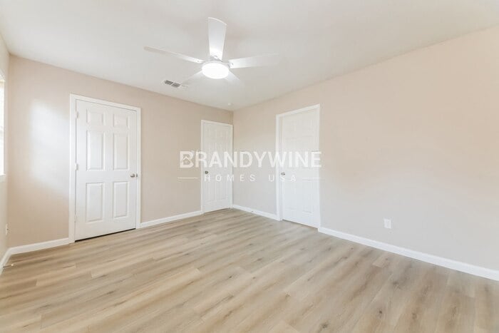 Building Photo - 5010 Collingwood Dr