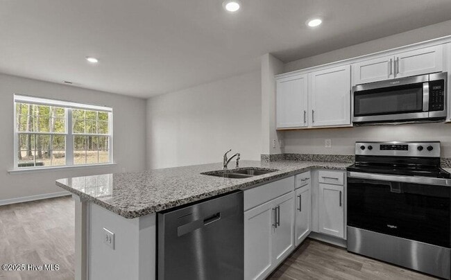 Building Photo - 2305 Gracie Ln
