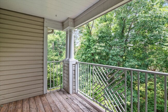 Building Photo - Piney Orchard Condo
