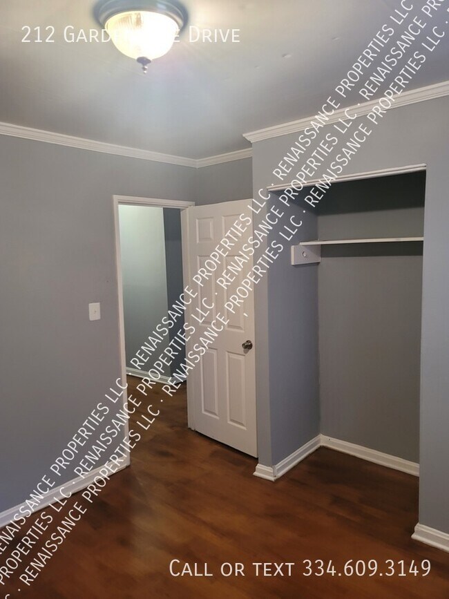 Building Photo - 212 Gardendale Dr