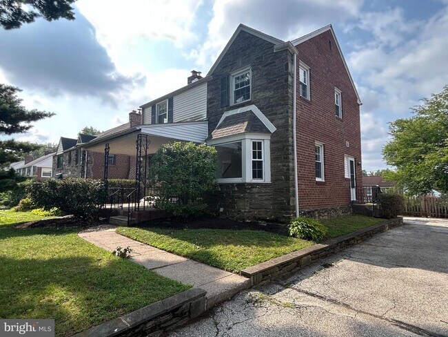 Building Photo - 1524 Knox Rd