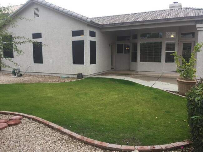 Building Photo - 9286 E Pine Valley Rd