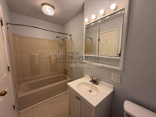 Building Photo - 5801 Monona Dr