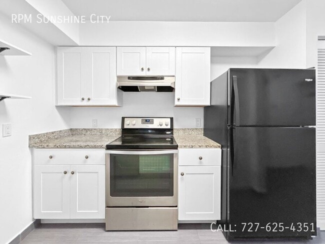 Building Photo - 2333 Feather Sound Dr