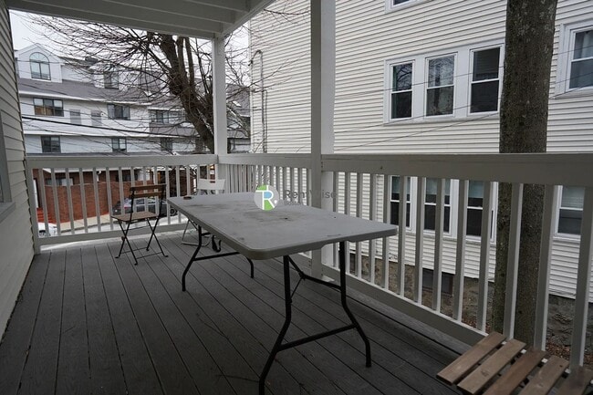 Building Photo - No Brokers Fee