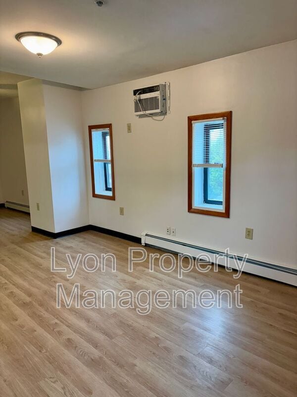 Building Photo - 50 Hedley Ave