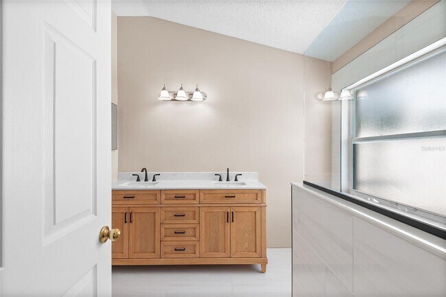 Building Photo - TAMPA HOME FOR RENT!