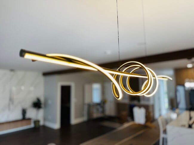 Building Photo - 12 Linden St