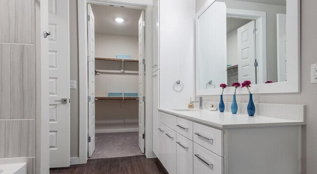 Building Photo - 1 bedroom in san antonio TX 78257