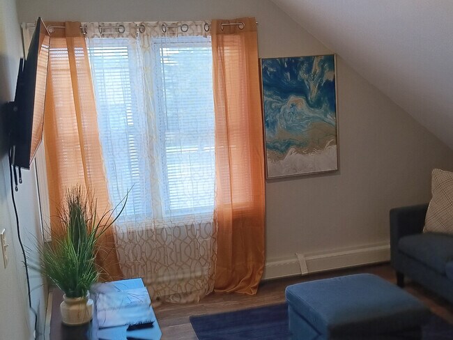 Building Photo - 20 Hawkins St