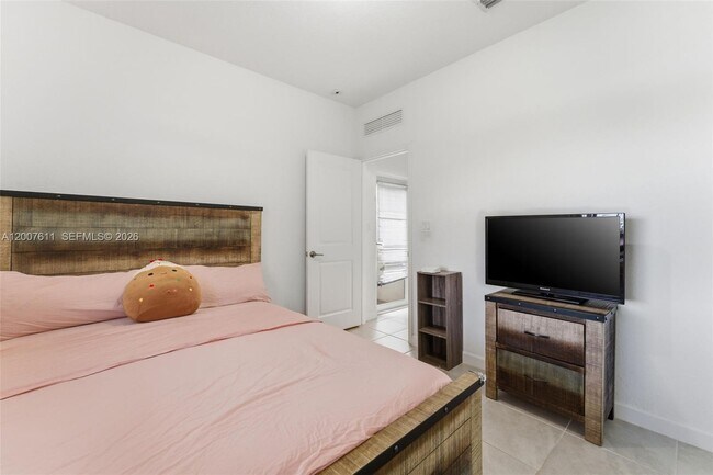 Building Photo - 2284 NW 130th St