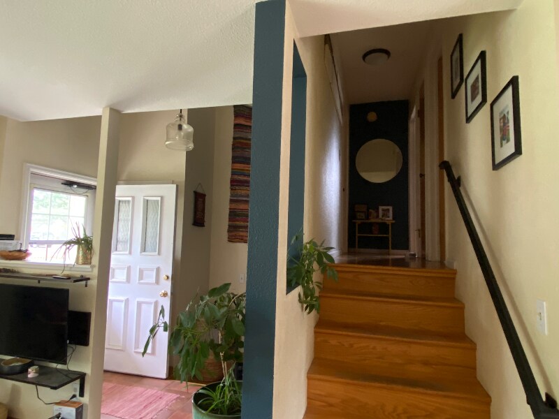 Building Photo - 2524 W Plum St