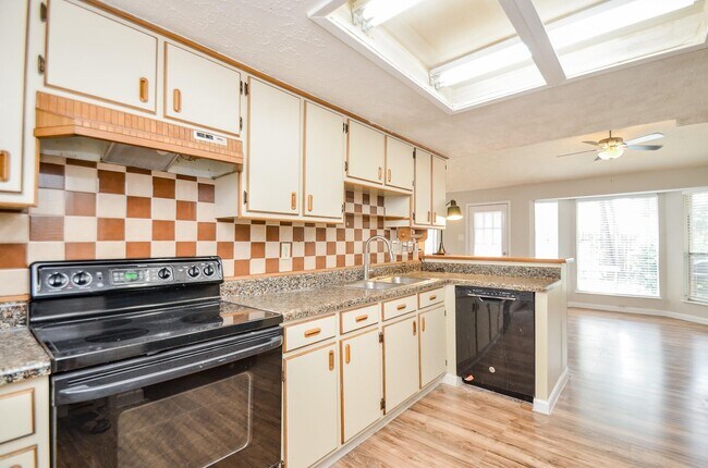 Building Photo - 7623 Kite Hill Dr