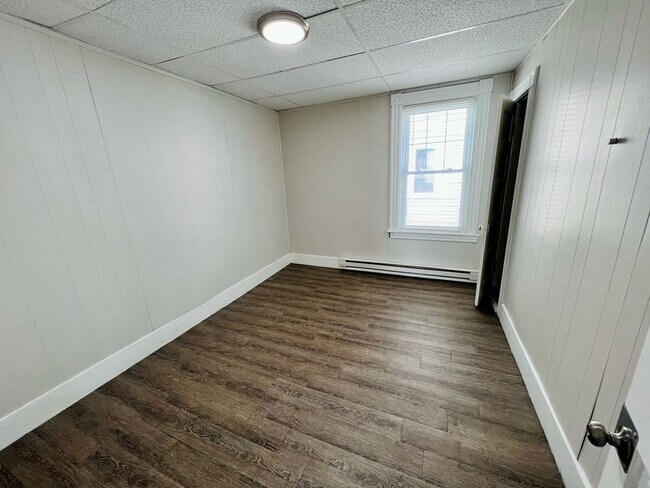 Building Photo - 414 Cambridge St