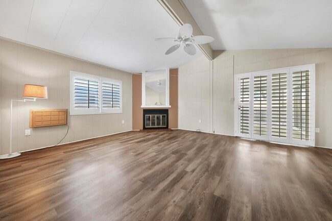 Building Photo - 74647 Azurite Cir E