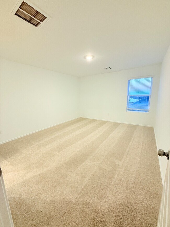 Building Photo - 1840 Black Poplar Wy