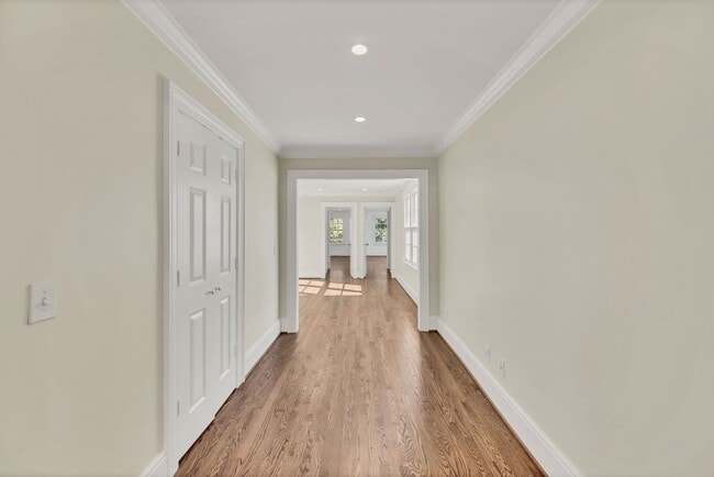 Building Photo - Luxury unfurnished 4BR/4.5BA Tudor in Belle Meade Links.