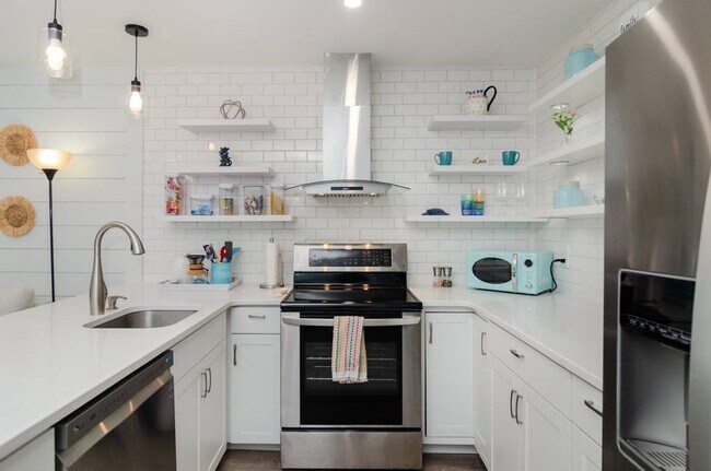 Building Photo - 600 Carolina Beach Ave S