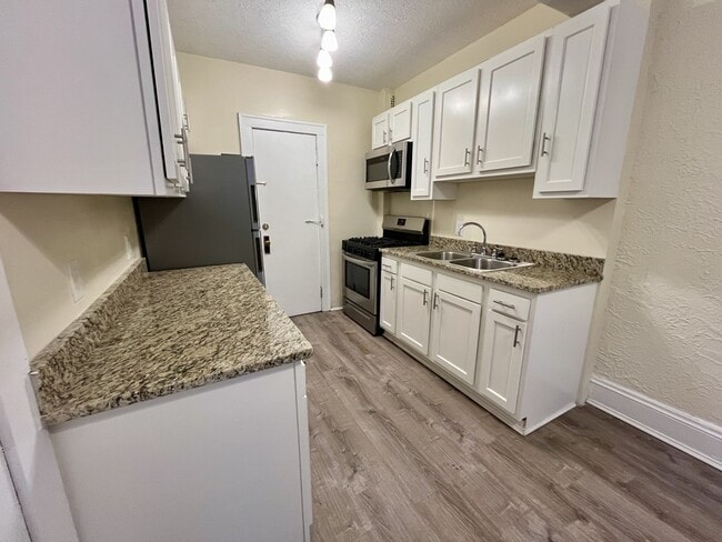 Building Photo - Lewis Manor Apartments