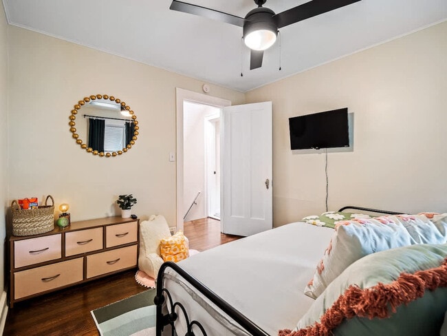 Building Photo - 2001 Tampa Ave