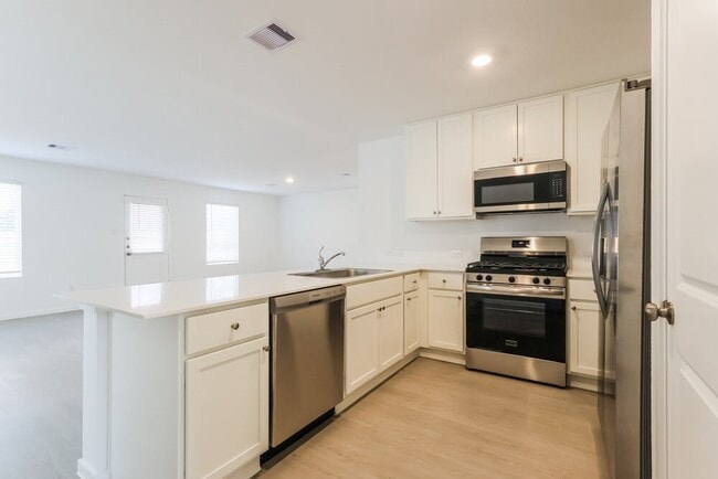 Building Photo - 1539 Crowson Rdg