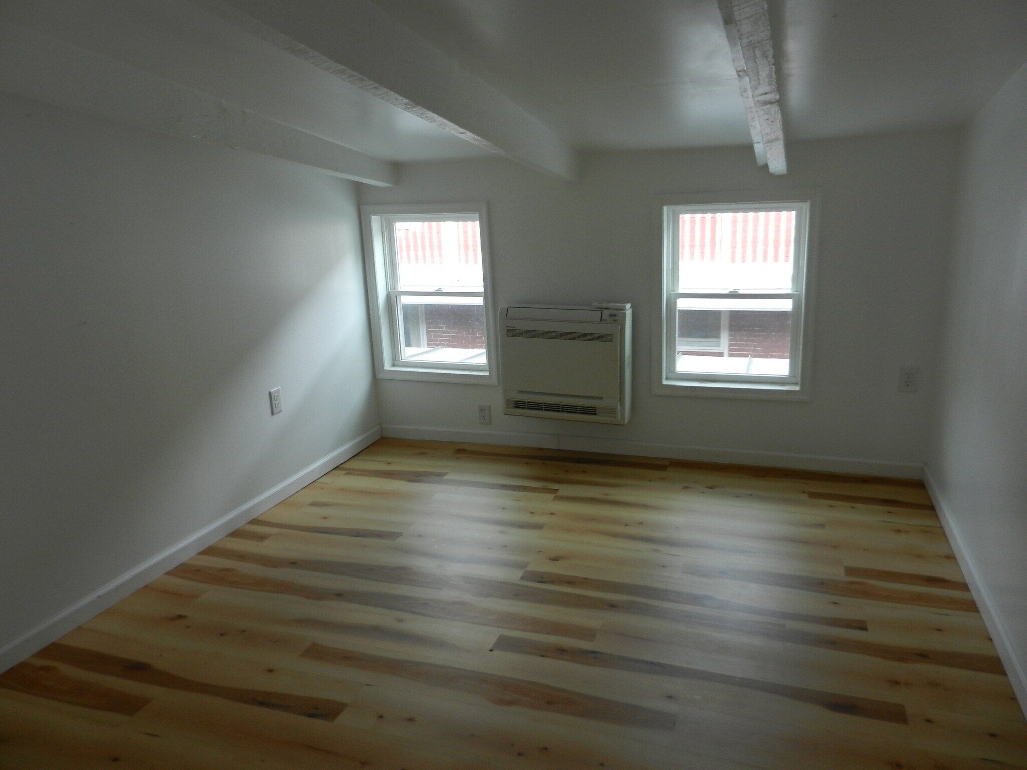 Building Photo - 69 E Louther St