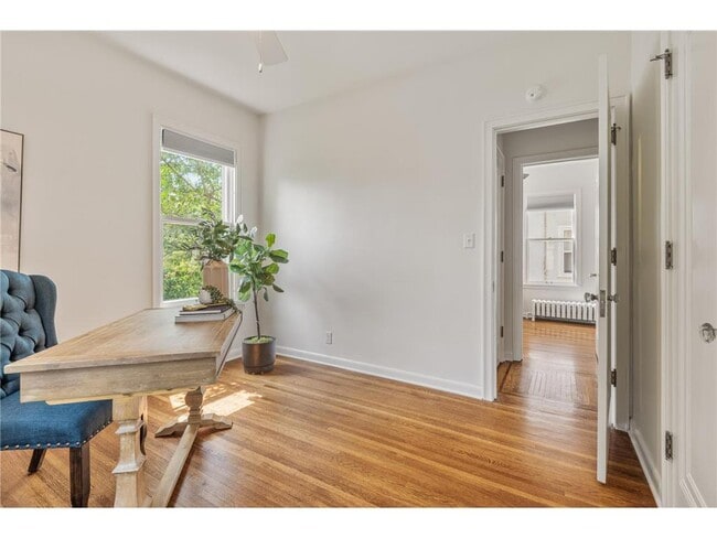 Building Photo - 1621 W 25th St