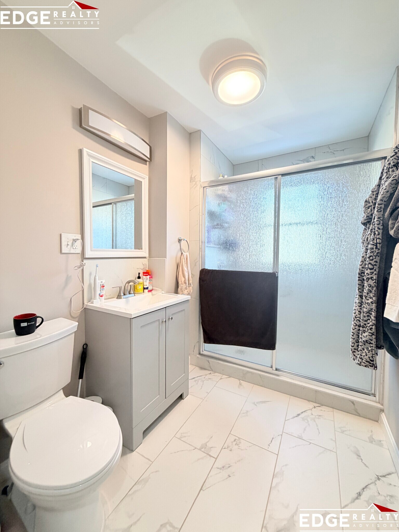 Building Photo - 16 Long Ave