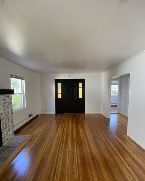Building Photo - 10 Tollgate Ct