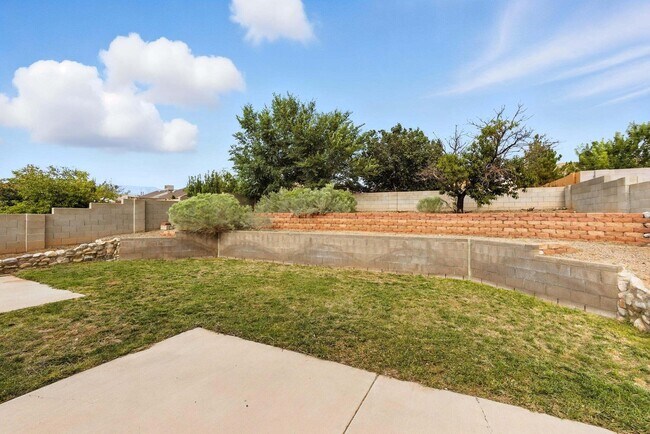 Building Photo - 528 Talladega St SE