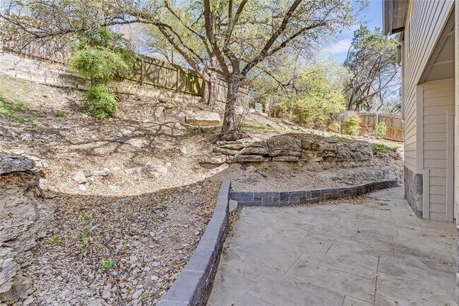 Building Photo - 5606 Sedgefield Dr