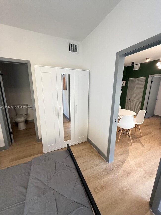 Building Photo - 1320 Drexel Ave