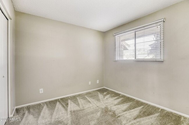 Building Photo - 921 E Campus Dr