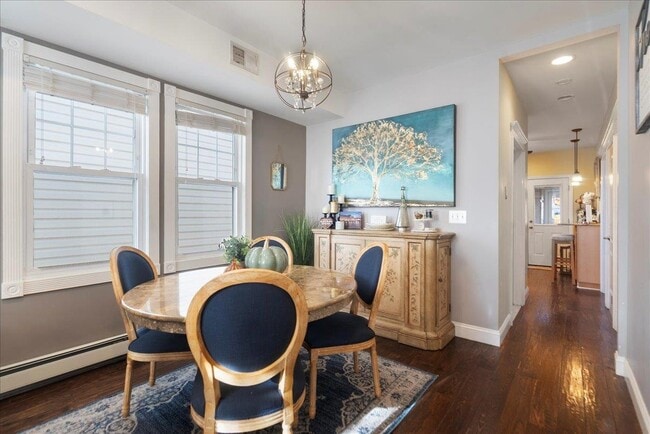 Building Photo - 252 Grace Ave