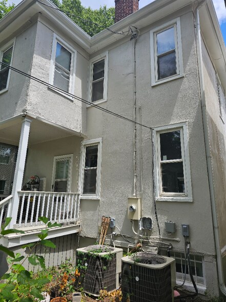 Building Photo - 2312 3rd Ave