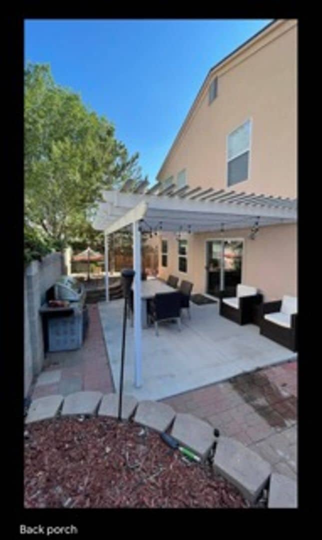 Building Photo - 6 Bedroom, 3 Bathroom Home located in NW a...