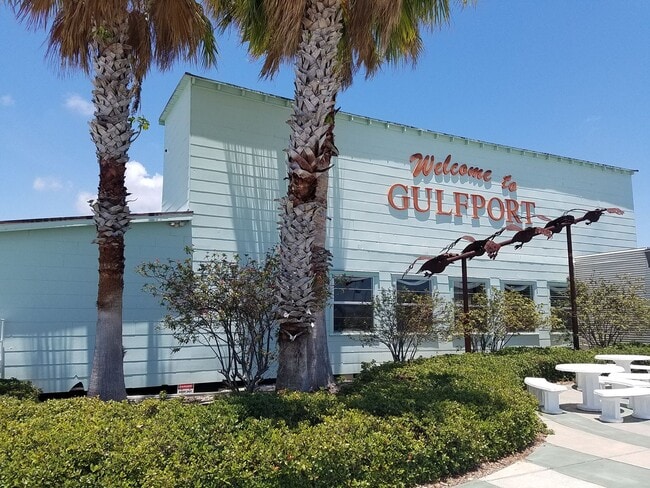 Building Photo - 5624 Gulfport Blvd S