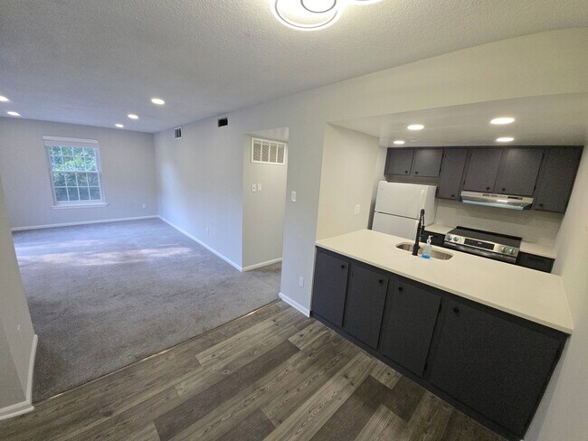 Building Photo - 122 Berwick Pl