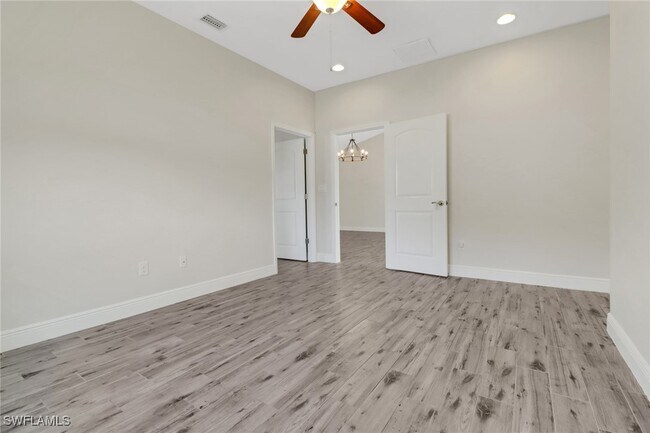 Building Photo - 1704 NW 11th Pl