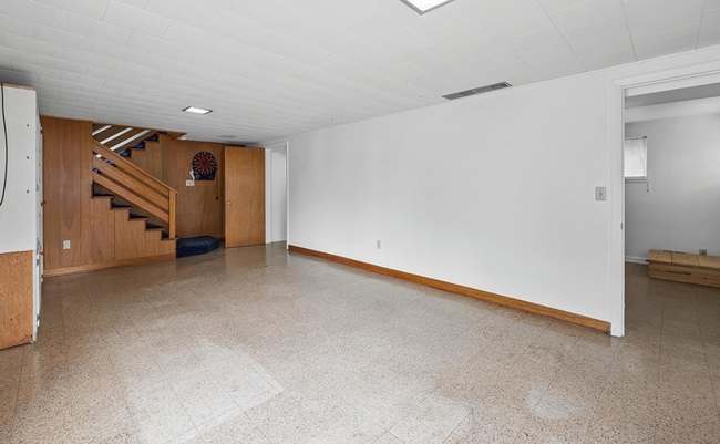 Building Photo - 4-Bedroom 2-bath in West Lafayette!