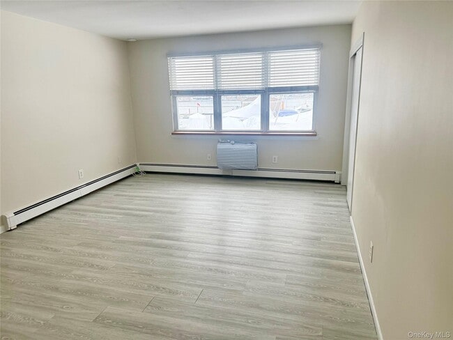 Building Photo - 3 Toms Point Ln